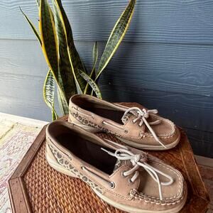 Sperry Boat Shoes Tan Leather with leopard print cloth sides 6.5